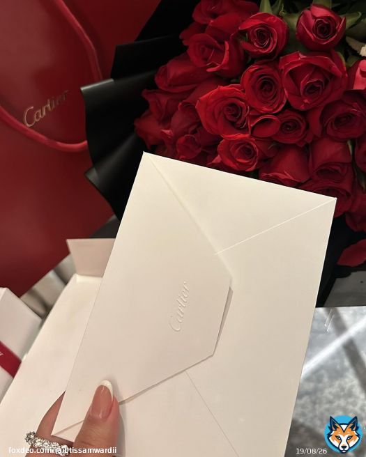 Photo by IBTISSAM WARDI on January 29, 2024. May be an image of bouquet, rose and text.