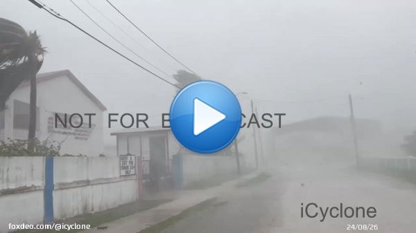 Here&rsquo;s a small taste of #Hurricane #LISA&rsquo;s front eyewall in #Belize City, shot just after 2 pm. For a Cat 1, it had a decent kick.