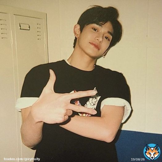 Happy birthday to my dearest Xuxi. I wish you a happiness and health in life. Thank you for being such a great person in my life. And thank you for existing. I love you always okay   #Golden24thWithLucas #우리슈퍼맨_루카스_생일축하해 #黄旭熙生日快乐0125