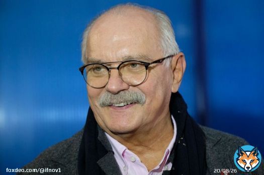 Никита Михалков экстренно госпитализирован с ковидом в Мск. Он находится в тяж. состоянии. У 77-летн. лауреата 'Оскара' диагностировали ковидную пневмонию. Изначально режиссёра госпитализировали в ГКБ №67, но врачи решили отправить Михалкова в ковидндную больницу с реаним.бригадой