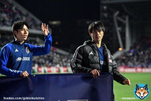 １・２コロンビア戦後の #鷺沼兄弟 です！ ３：国歌斉唱する #田中碧 選手 ４：#三笘薫 選手に向けブライトンのユニフォームを掲げる方もいました。 #川崎フロンターレ  \u25a0&darr;&darr;他の写真は下から&darr;&darr;  #サッカー批評Web