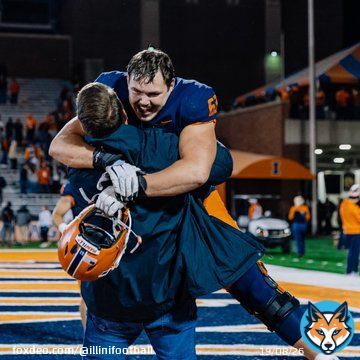 The pictures speak for themselves.   #Illini // #HTTO // #famILLy