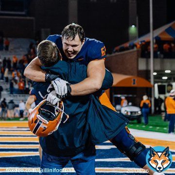 The pictures speak for themselves.   #Illini // #HTTO // #famILLy