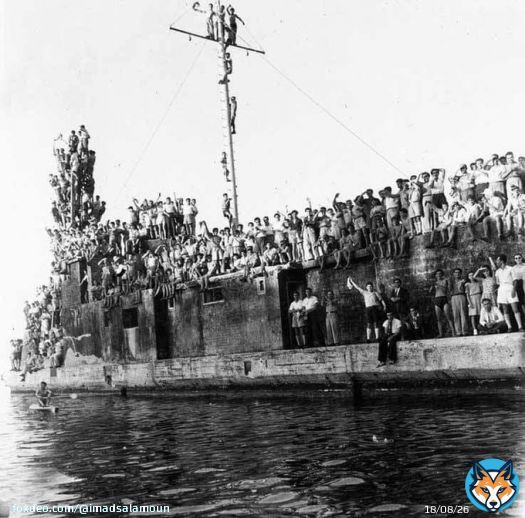 Port of Beirut, 1946.  Armenians waving to their friends returning to Armenia by ship in Beirut harbour. Photo Paul Almasy. Via Lea Pavlicevitch Source: Garo Derounian