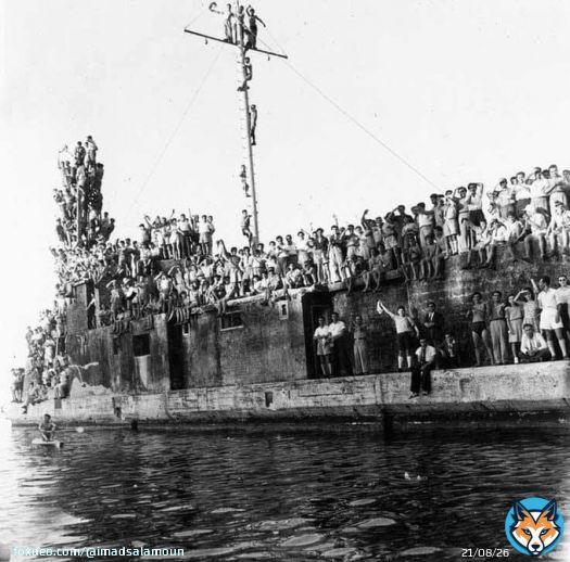 Port of Beirut, 1946.  Armenians waving to their friends returning to Armenia by ship in Beirut harbour. Photo Paul Almasy. Via Lea Pavlicevitch Source: Garo Derounian