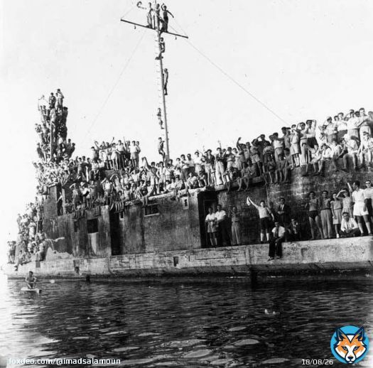 Port of Beirut, 1946.  Armenians waving to their friends returning to Armenia by ship in Beirut harbour. Photo Paul Almasy. Via Lea Pavlicevitch Source: Garo Derounian