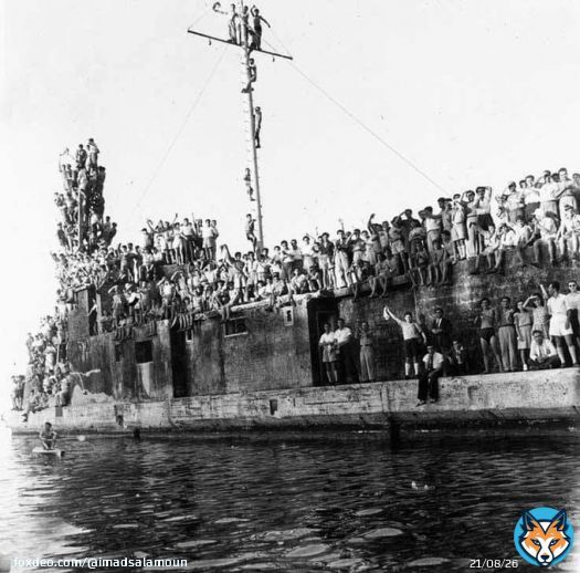 Port of Beirut, 1946.  Armenians waving to their friends returning to Armenia by ship in Beirut harbour. Photo Paul Almasy. Via Lea Pavlicevitch Source: Garo Derounian