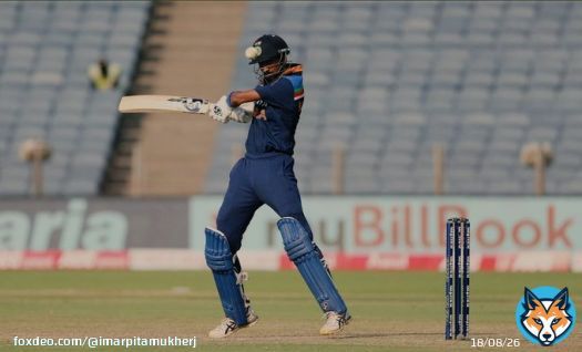 Krunal pandya is deadly combination of kohli n Bumrah... He bat like Bumrah and Bowl like Kohli #INDvENG #INDvsENG_2021