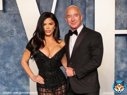 Jeff Bezos &lsquo;engaged to girlfriend of five years&rsquo;