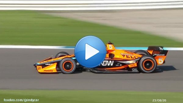 The  back at it again.   #INDYCAR // @PatricioOWard