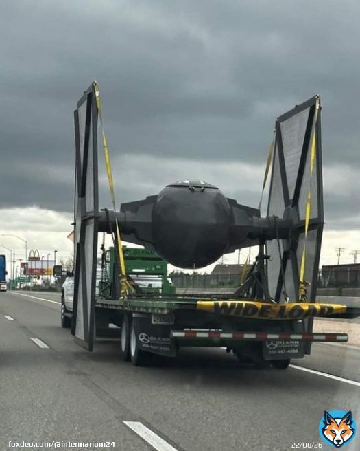 BREAKING: Another western next-gen military support has been seen in #Poland on the road from Cracow to #Lviv!  #UkraineWillWin #UkraineWar #Ukraine️ #UkrainianArmy #RussiaIsCollapsing #RussiaIsLosing #Russia #Russian #RussiaIsATerroristState