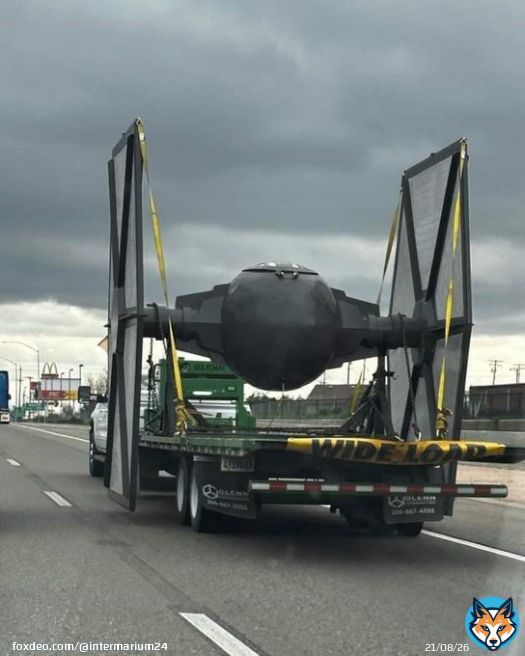 BREAKING: Another western next-gen military support has been seen in #Poland on the road from Cracow to #Lviv!  #UkraineWillWin #UkraineWar #Ukraine️ #UkrainianArmy #RussiaIsCollapsing #RussiaIsLosing #Russia #Russian #RussiaIsATerroristState