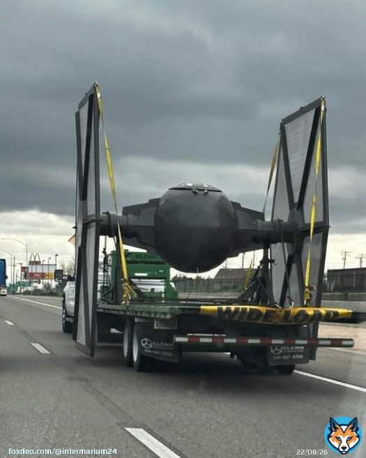 BREAKING: Another western next-gen military support has been seen in #Poland on the road from Cracow to #Lviv!  #UkraineWillWin #UkraineWar #Ukraine️ #UkrainianArmy #RussiaIsCollapsing #RussiaIsLosing #Russia #Russian #RussiaIsATerroristState
