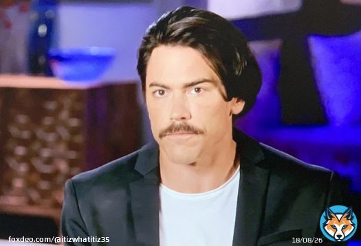 When your paying for a venue to have band practice and paying the band for playing with you, you&rsquo;re not &ldquo;in a band&rdquo; #vanderpumprules