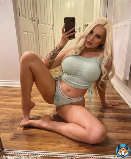 Happy Friday  do you like my legs?