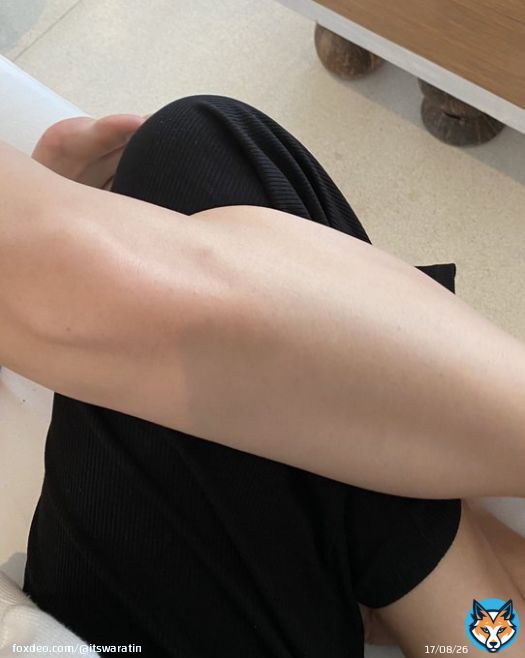 ชอบนะคะรูปอะไรแบบนี้ แบ่บว่าไม่ต้องเห็นหน้าแต่ก็รู้ว่าใครอะ โรแมนติกนะเอาดีๆ   #Showmeloveแค่อยากบอกรัก #อิงฟ้ามหาชน #ชาล็อตออสติน #อิงล็อต