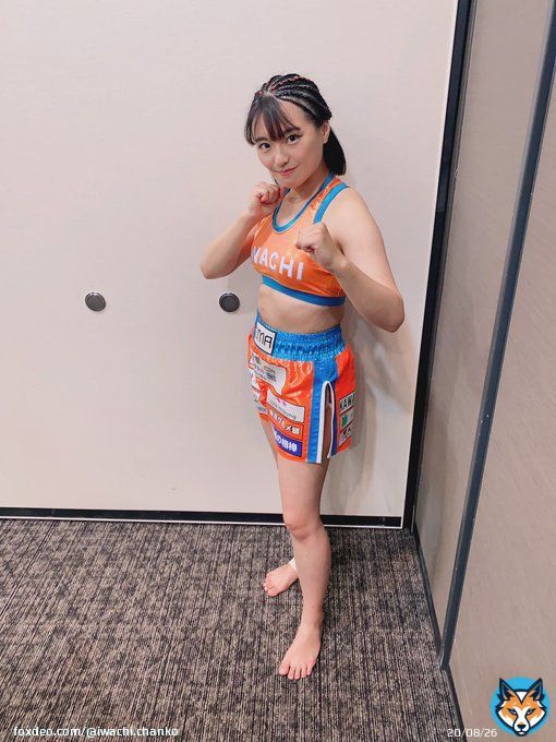 改めて応援していただいた皆様ありがとうございました 望まぬ結果となってしまい悔しい限りです でもここで諦めません また次BreakingDownという舞台でリベンジを果たします 今日は本当にありがとうございました!!! 腹痩せして出直してくるね!!! #BreakingDown6 #ブレイキングダウン女子