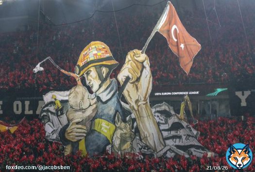 An incredible and emotional tifo from Trabzonspor showing support to those affected by the earthquake in Turkey and thanking emergency responders.