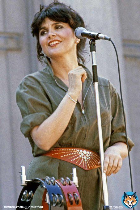 Linda Ronstadt should trend every Monday. #lastofus