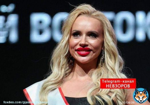 'Это не новая звезда хорора &laquo;Сортир веселого зомби&raquo;. Это &laquo;миссис россия&raquo; 2023 года. Реальная победительница, эталон русской женской красы. Злая &laquo;рука фотошопа&raquo; не трогала ее фото. Оно с конкурсного офиц. репортажа Маленькая неприятность на конкурсе, конечно стряслась. Никто не