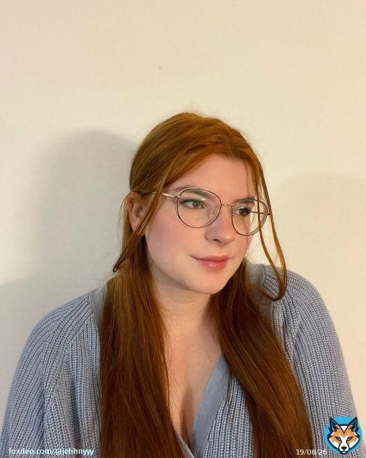 Was w&uuml;rde euch mal interessieren an Reels oder TikToks? Wollte ja mal Koch Videos machen aber hab mich in letzter Zeit beim Kochen immer verletzt. *************************************#girl #m&auml;dchen #asthetics #cute#redhead #redhair #nature#natur #Deutschland #germany #curvymodel #curvy #bruenettegirl #brownhair #happy #freunde #friends #sun #bayern #bavaria #gamergirl #twitch #twitchgermany #hair