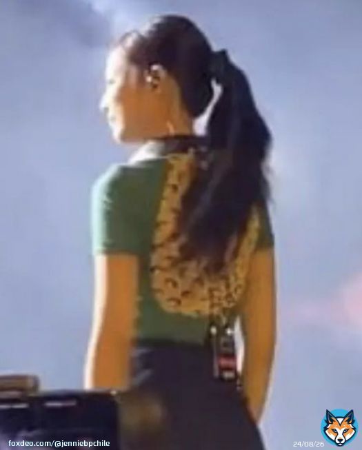 the top is from marine serr&eacute; but I can't find Jennie's design.