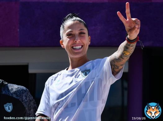 \ud83e\udd17 &iexcl;Pleno de entusiasmo y alegr&iacute;a fue el regreso a los entrenamientos de nuestra \ud83c\udfc6 Campeona del Mundo \ud83c\uddea\ud83c\udde6 @jennihermoso , con las Tuzas! \ud83d\ude4c\ud83c\udffb&iexcl;El domingo todos a brindarls a brindarle nuestro cari&ntilde;o y reconocimiento a nuestra \ud83d\udd1f en el \ud83c\udfdf\ufe0f Hidalgo! \ud83d\ude4c\ud83c\udffb\ud83e\udd0d\ud83d\udc99#ElFutbolEsHermoso #VamosLasTuzas\ud83d\udc9c