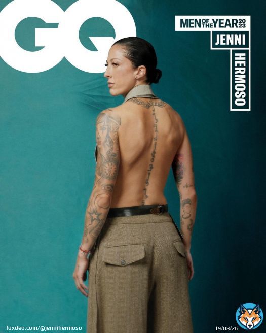 Campeona del mundo y m&aacute;xima goleadora de la selecci&oacute;n femenina, ha dado respuestas a muchas mujeres y ha hecho que muchos hombres se hagan nuevas preguntas. @JenniHermoso es Mujer GQ del A&ntilde;o. El rostro del cambio en el f&uacute;tbol espa&ntilde;ol lo tiene claro: &ldquo;Voy a seguir disfrutando de este deporte&rdquo;.La entrevista en exclusiva y completa, en el link en bio.A la venta en tu quiosco a partir del 28 de noviembre \ud83d\udca5Texto: @patriciamorenob Fotograf&iacute;a: @viridianna__ Direcci&oacute;n de moda: @joanadelafuente Estilismo: @wndrfl_somethingwonderful Maquillaje y peluquer&iacute;a: @luzgonzalezvg Iluminaci&oacute;n: @jairfranco13 Dise&ntilde;o de set: @josechugarrido Producci&oacute;n: @fernandocarrillo Asistentes de moda: @lissetangeles y @regicortina Asistente de fotograf&iacute;a: Eva MontielTalent manager: @loretoquintanillacasas Direcci&oacute;n de arte: @fervallespin #JenniHermoso #GQMOTY