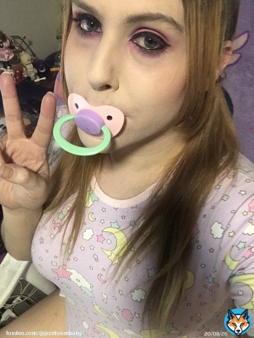 Playing some more OW2 cause the Dark and Darker servers are down.