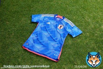 ||\u25e4 ??????? \u25e2|| サッカー日本代表の軌跡と「山折り、谷折り」を重ねることで進化する???????を掛け合わせ、歓喜をもたらす祈りの象徴として表現。 ホームユニフォームはジャパンブルーを基調とし、???????のグラフィックデザインが施されています #日本を歓喜で染めろ