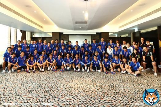 #SAMURAIBLUE 【2022.12.6 Team Report】  激闘の一ヶ月を終えたチームは、この日現地で解散となり、それぞれが次の道へと踏み出しました。  詳しいレポートはこちら   #つな超え #新しい景色を2022 #jfa #daihyo #サッカー日本代表 #ワールドカップ #FIFAWorldCup