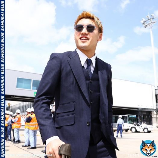 #SAMURAIBLUE   コロンビア代表戦に向けて、#ANA の飛行機で大阪へ移動しました  #dunhill のスーツ姿の選手たち  #キリンチャレンジカップ 2023 3.28(火) 19:20 コロンビア ヨドコウ桜スタジアム #日本テレビ 系にて生中継 #TVer でも生配信  #夢への勇気を #jfa #daihyo