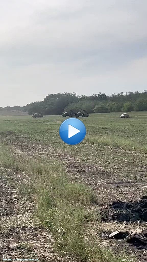 A battery of BM-21 'Grad' MLRS and a M777 155mm howitzer laying down supporting fire for the Ukrainian offensive, Kherson.