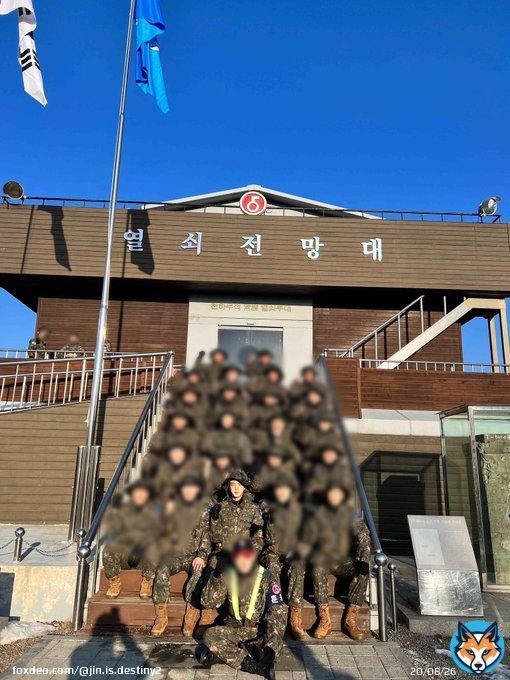 2023.01.12. 訓練兵スケッチ 20km戦術行軍 ジンくん良く頑張ったねㅠㅠㅠ 無事そうで安心したよ 本当に誇らしい 男としてカッコイイね 鬼のように良い顔面やスタイルも健在 無理せずこのまま無事に過ごしてほしい #ソクジン #방탄소년단진 #BTSJIN