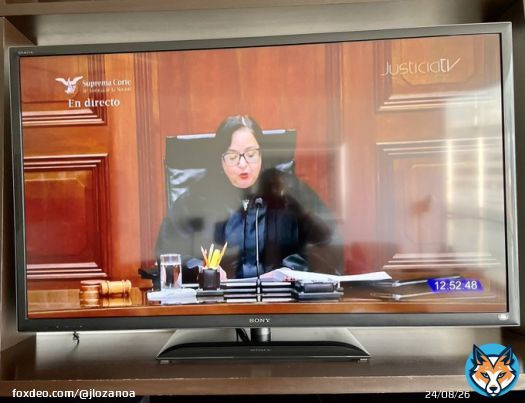 #ULTIIMAHORA La Ministra Norma Luc&iacute;a Pi&ntilde;a Hern&aacute;ndez es electa como Presidenta de la @SCJN lo cual me da much&iacute;simo gusto. S&eacute; de su capacidad como jurista y juzgadora, y goza de intachable honorabilidad y &eacute;tica. La primera mujer que presidir&aacute; nuestro m&aacute;ximo tribunal. Enhorabuena.