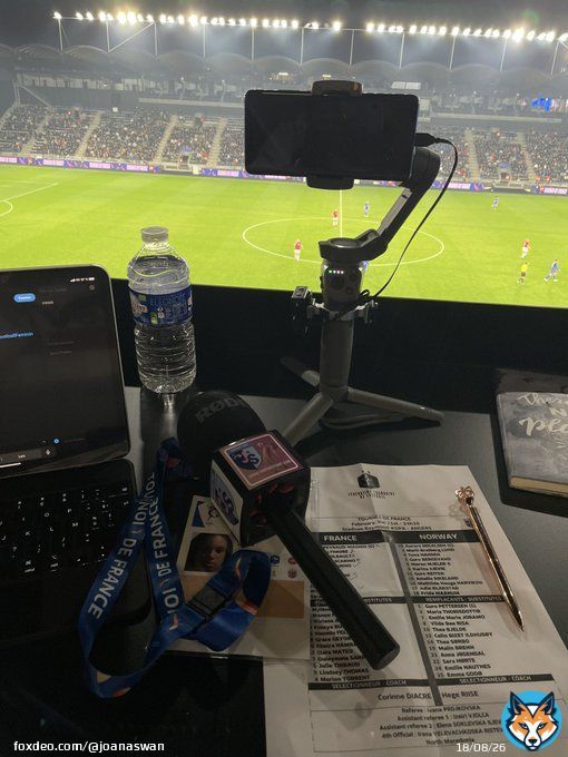 Bien install&eacute;e pour Le match France Norv&egrave;ge  #fff #equipedefrancefeminine #footballfeminin #tournoidefrance2023 #FRANOR