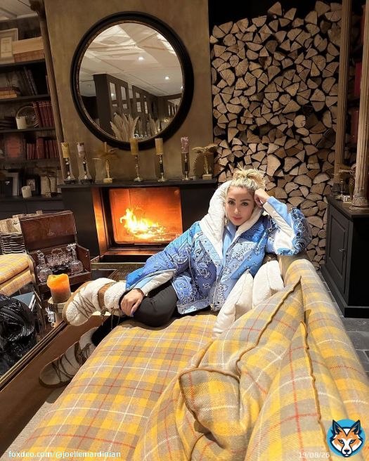 Let it Snow \u2744\ufe0f #joellemardinian @lesoleildormegeve #snow #ski #love #familyfirst