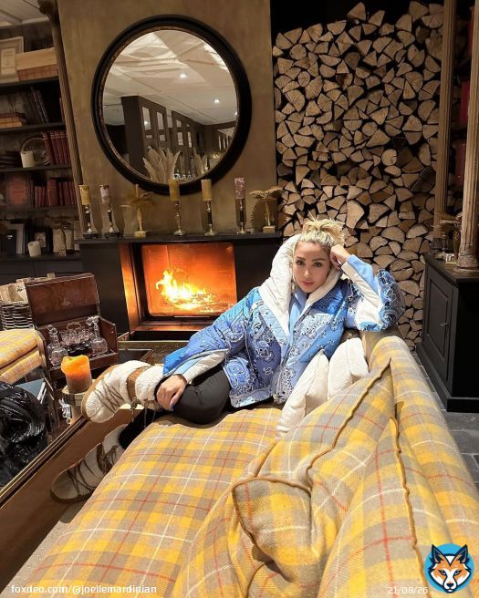 Let it Snow \u2744\ufe0f #joellemardinian @lesoleildormegeve #snow #ski #love #familyfirst