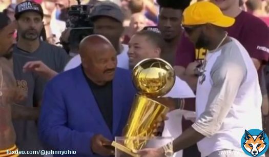 Oh just saw the Jim Brown news.  Rest Easy legend   This pic - Jim Brown GOAT NFL to NBA GOAT LeBron James   What an epic sports moment. Cleveland with two of the best.