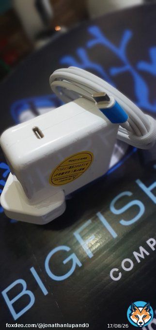 Apple chargers available, Magsafe 1  L shaped k600 Magsafe  2 T shaped  k650  Apple type c k850  097 1962756