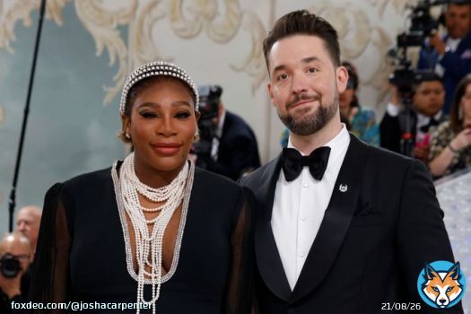 NEWS: Alexis Ohanian has purchased the first of six teams that will be part of the @TGL, the golf league that will launch next year with backing from Tiger Woods and Rory McIlroy.   Ohanian's wife, Serena Williams, is also part of the ownership of Loos Angeles Golf Club.