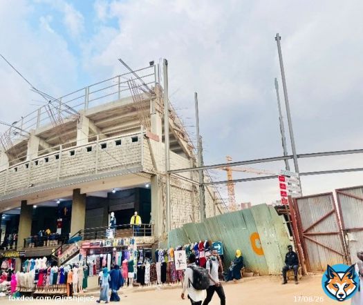 I have never seen a stadium surrounded by commercial shops, Ham should stop fooling us because it is clear his priority is the rental commercial shops. It would be wise to say he is building an arcade stadium.