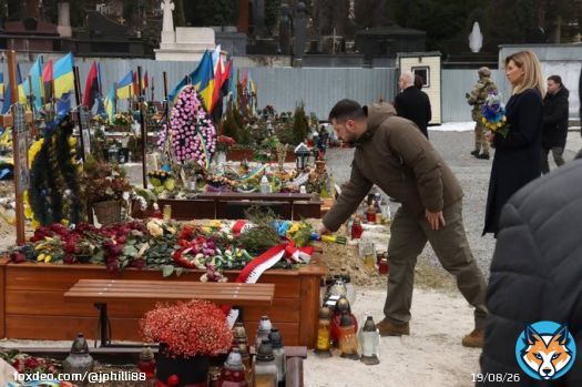 President Zelenskyy came to Lviv  Together with the President of the Republic of Latvia Egils Levits, he commemorated the fallen Ukrainian soldiers.
