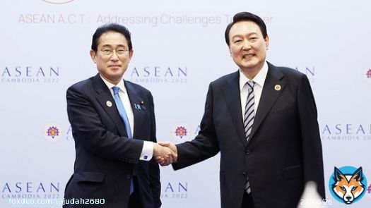ふざけるな｡  徴用工問題とホワイト国は全く別問題だ。  韓国は核開発やサリンに使われる超高純度フッ化水素水を北朝鮮や､イラン､シリア､そして中国などにどれだけ横流ししたのか発表したのか  レーダー照射同様に知らぬ存ぜぬを通しているではないか。