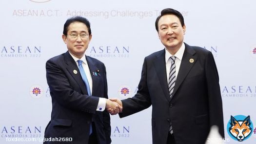 ふざけるな。 徴用工問題とホワイト国は全く別問題だ。 韓国は核開発やサリンに使われる超高純度フッ化水素水を北朝鮮や、イラン、シリア、そして中国などにどれだけ横流ししたのか発表したのか レーダー照射同様に知らぬ存ぜぬを通しているではないか。