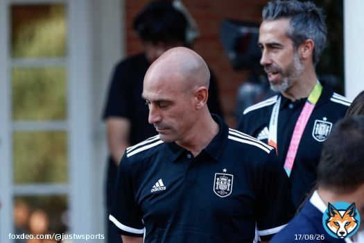 Spain's Liga F is calling for the resignation of federation president Luis Rubiales after his forced kiss of Jenni Hermoso.  More: