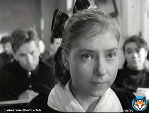 Какая грустная новость! Умерла Инна Чурикова. Актриса сыгравшая массу ролей в кино! Искренне жаль. Талант! Царство Небесное! Неумолимое течение времени забирает людей к которым привыкаешь. Они не родственники, не близкие, они просто есть, ты о них знаешь. И вот их нет... Пустота!