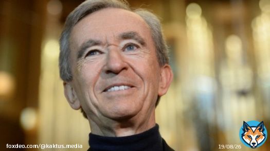 Президент группы Louis Vuitton Mo&euml;t Hennessy (LVMH) Бернар Арно занял первое место в списке богатейших людей планеты по версии американского журнала Forbes.