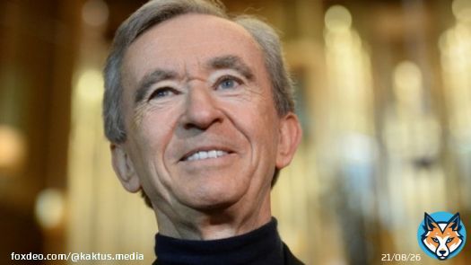 Президент группы Louis Vuitton Mo&euml;t Hennessy (LVMH) Бернар Арно занял первое место в списке богатейших людей планеты по версии американского журнала Forbes.