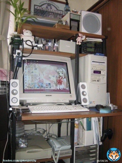 You wake up it&rsquo;s the year 2000 and this is your setup. What do you do?  #throwback